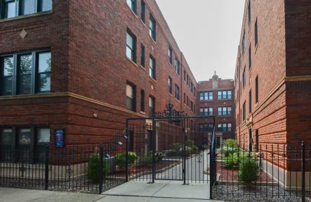 1 Bedroom Lincoln Square Apartment