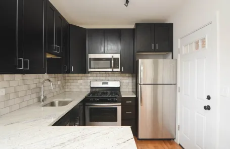 1 Bedroom Lincoln Square Apartment