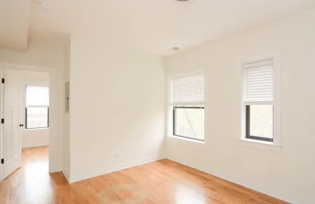 1 Bedroom Lincoln Square Apartment