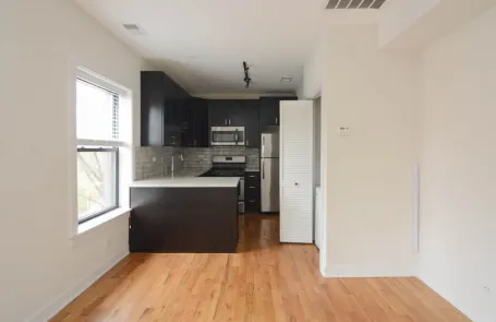 1 Bedroom Lincoln Square Apartment