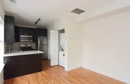 1 Bedroom Lincoln Square Apartment