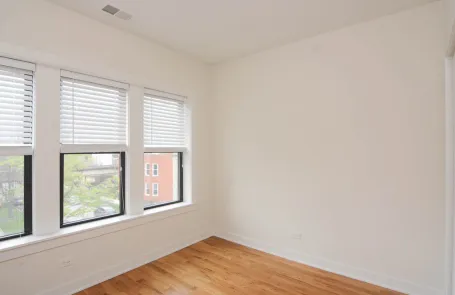 1 Bedroom Lincoln Square Apartment