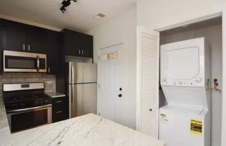 1 Bedroom Lincoln Square Apartment