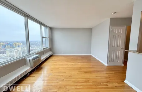 1 Bedroom Edgewater Apartment