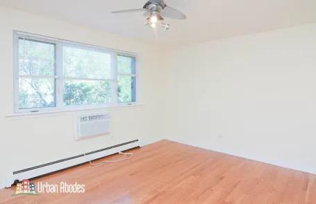 Studio Lincoln Park Apartment