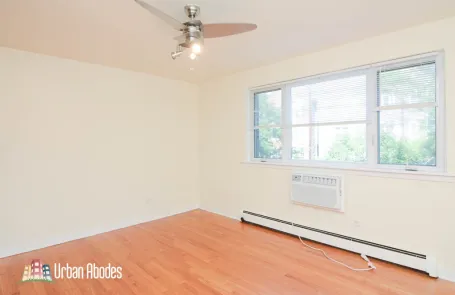 Studio Lincoln Park Apartment