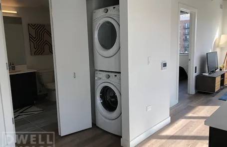 1 Bedroom Lakeview Apartment