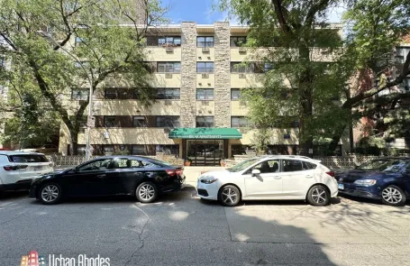 1 Bedroom Lakeview Apartment