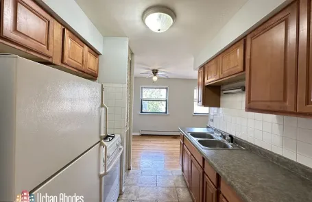 1 Bedroom Lakeview Apartment