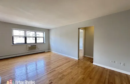 1 Bedroom Lakeview Apartment