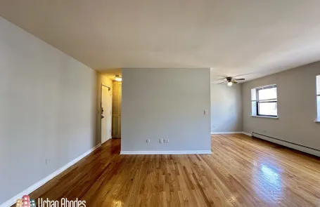 1 Bedroom Lakeview Apartment