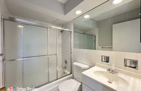 1 Bedroom Lakeview Apartment