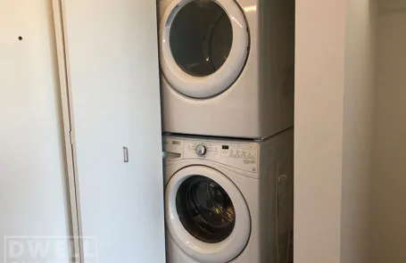 1 Bedroom Lakeview Apartment