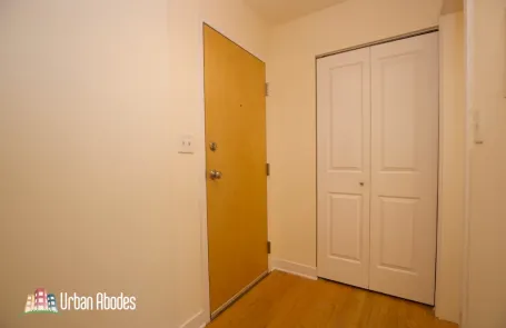 Studio Lincoln Park Apartment