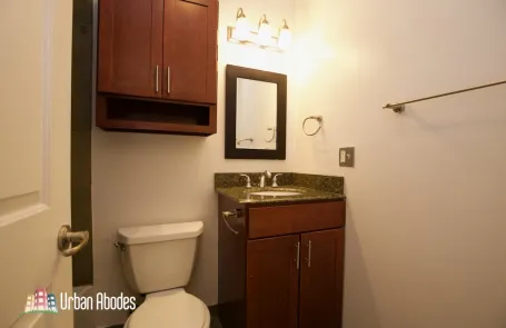 Studio Lincoln Park Apartment