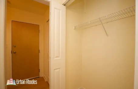 Studio Lincoln Park Apartment