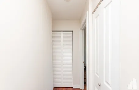 2 Bedroom Lakeview Apartment