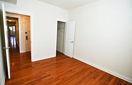 3 Bedroom Lakeview Apartment