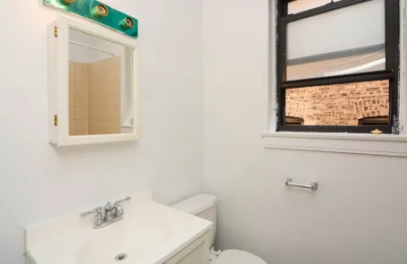 Studio Ravenswood Apartment