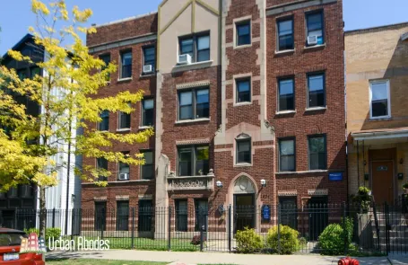 Studio Logan Square Apartment