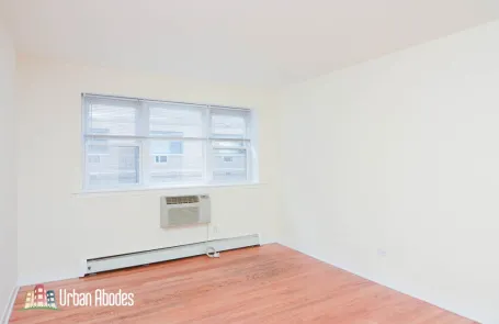 1 Bedroom Lincoln Park Apartment