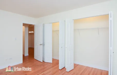 1 Bedroom Lincoln Park Apartment