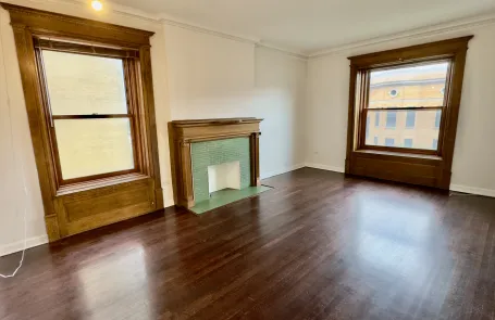 2 Bedroom Lakeview Apartment