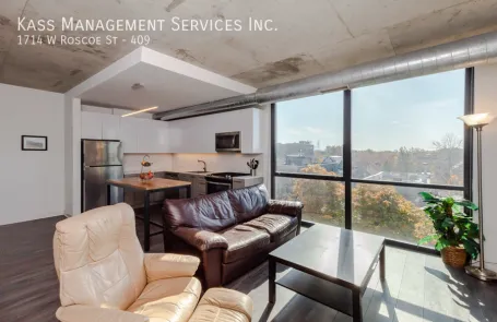 2 Bedroom Lakeview Apartment