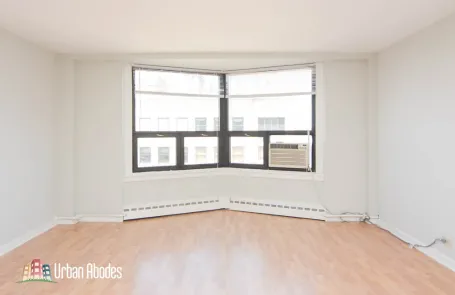 1 Bedroom Lakeview Apartment