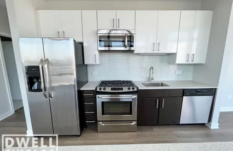 1 Bedroom West Loop Apartment