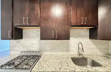 1 Bedroom Lakeview Apartment