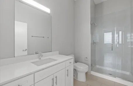 3 Bedroom Ravenswood Apartment