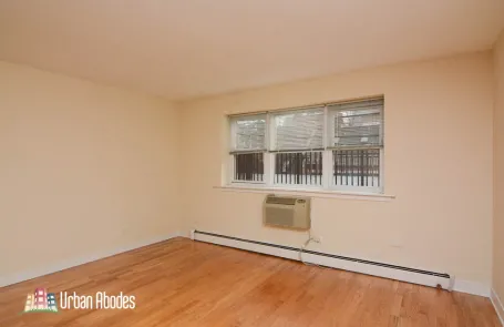 Studio Lincoln Park Apartment