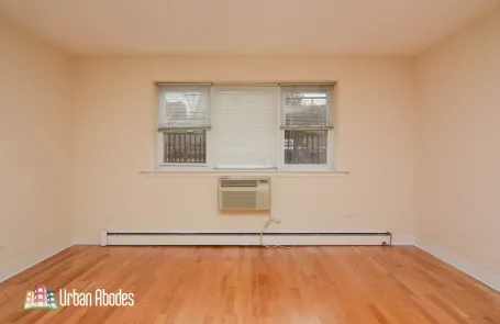 Studio Lincoln Park Apartment