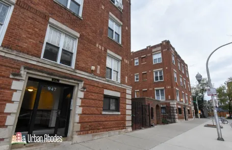 1 Bedroom Lakeview Apartment