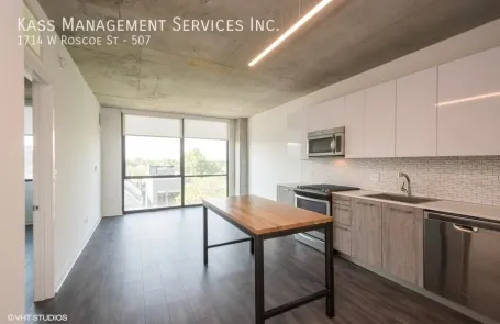 1 Bedroom Lakeview Apartment