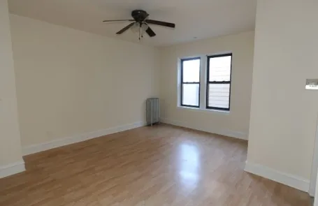 Studio Ravenswood Apartment