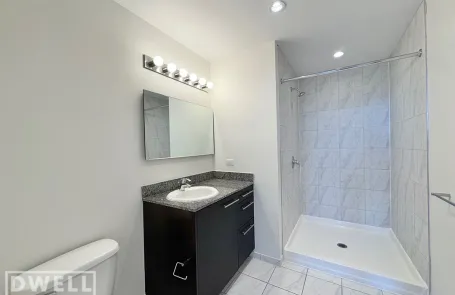 1 Bedroom Lincoln Park Apartment