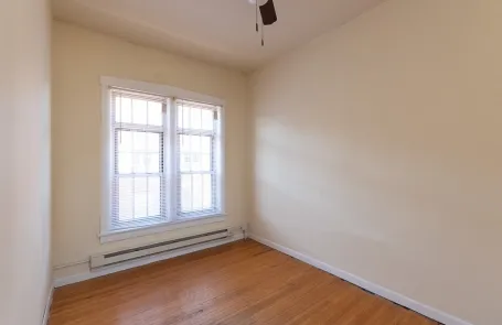 1 Bedroom Lakeview Apartment