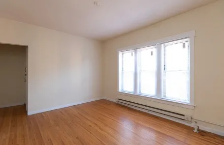 1 Bedroom Lakeview Apartment