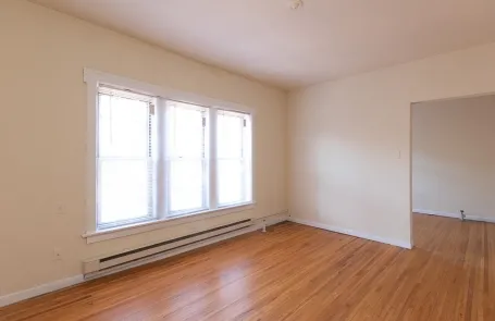 1 Bedroom Lakeview Apartment