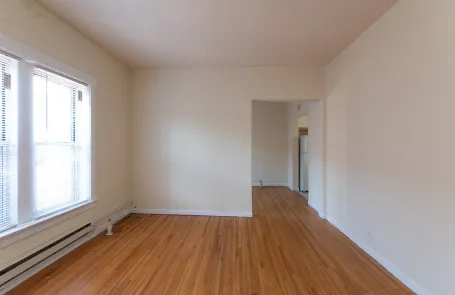 1 Bedroom Lakeview Apartment