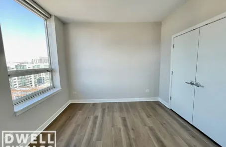 1 Bedroom West Loop Apartment
