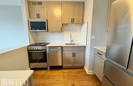 1 Bedroom Edgewater Apartment