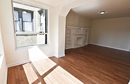 3 Bedroom Lakeview Apartment