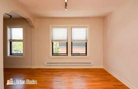 Studio Logan Square Apartment