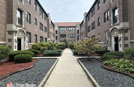 2 Bedroom Evanston Apartment