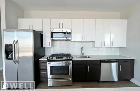 1 Bedroom West Loop Apartment
