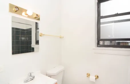 Studio Ravenswood Apartment