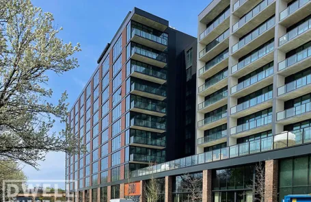 2 Bedroom West Loop Apartment